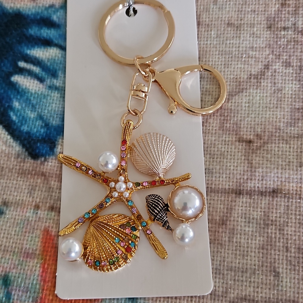 Starfish, Seashells & Pearls Keychain - Picture 5 of 15